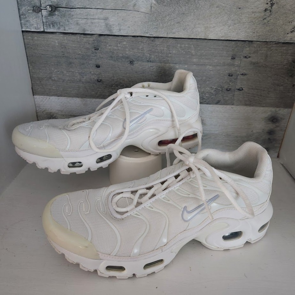 Nike Air Max Plus GS CW7044-100 Triple White Sneakers Kids Size 5.5Y